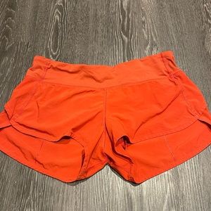 Lululemon 2.5” shorts size 6
